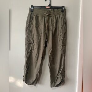 L.L. Bean Vista Camp Cropped Pants Green Women Medium Hike Summer Outdoor